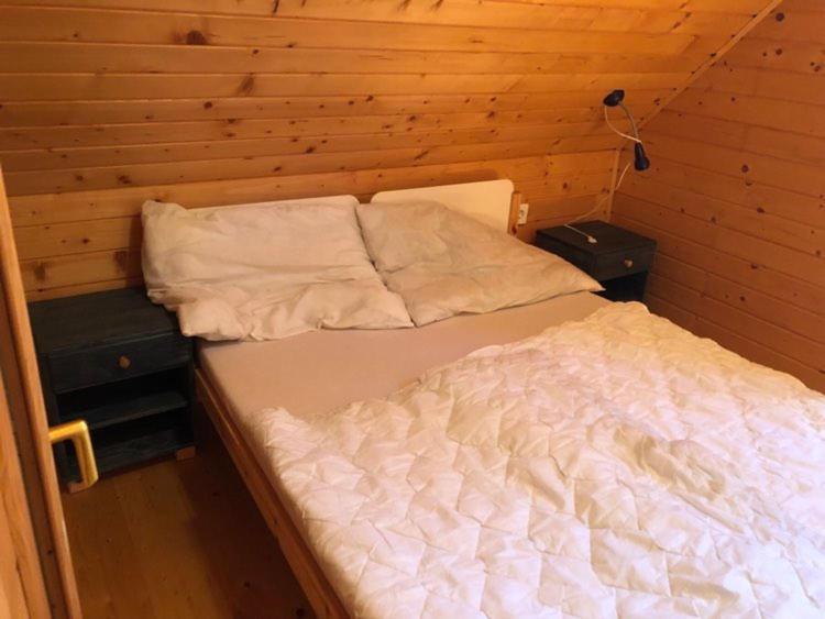 Almos Apartman Balatonfenyves Luaran gambar