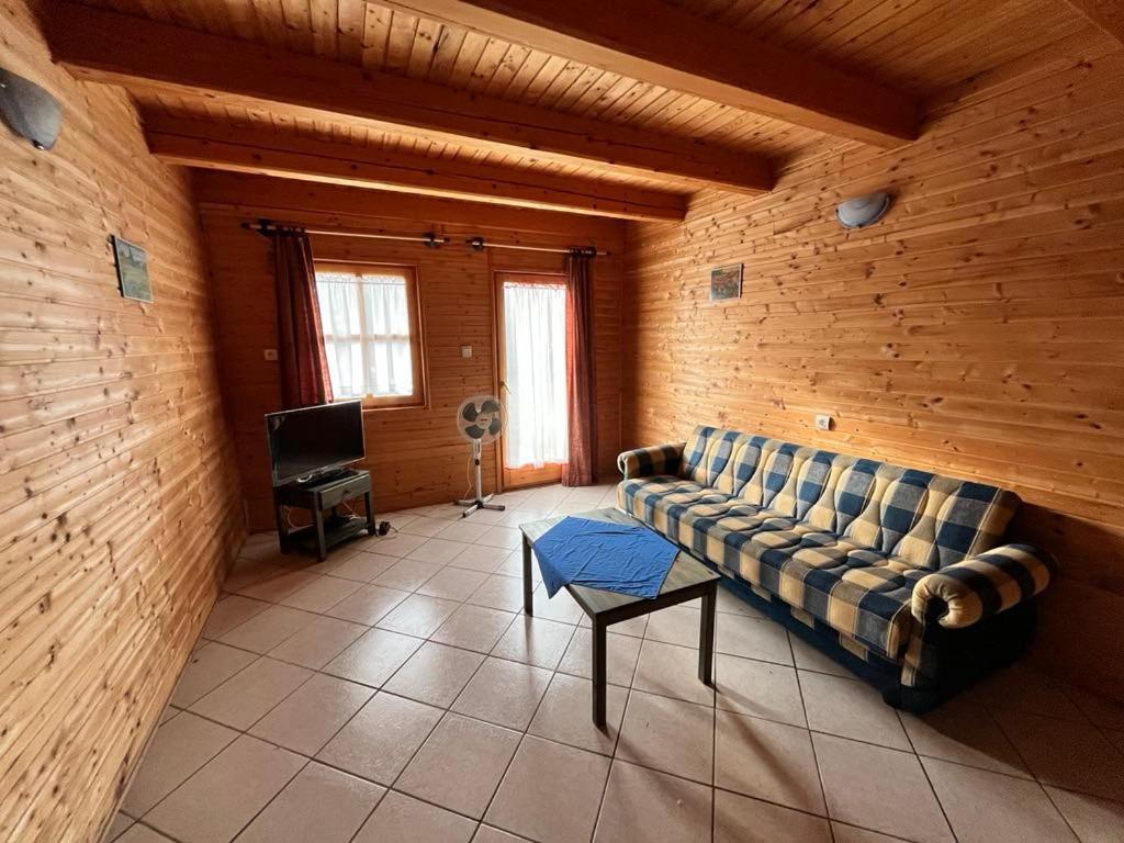 Almos Apartman Balatonfenyves Luaran gambar